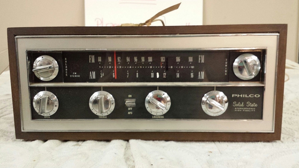 The PHILCO Phorum Philco P1002 AM/FM Receiver from 1966